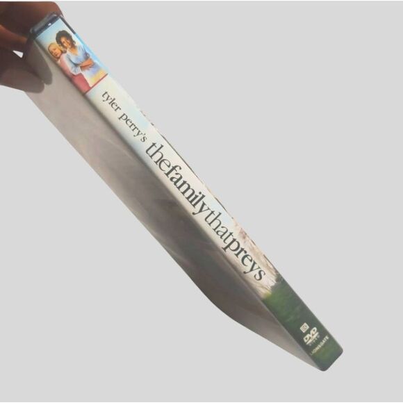 The Family That Preys DVD 2008 Tyler Perry Drama Kathy Bates Alfre Woodard - Picture 2 of 8